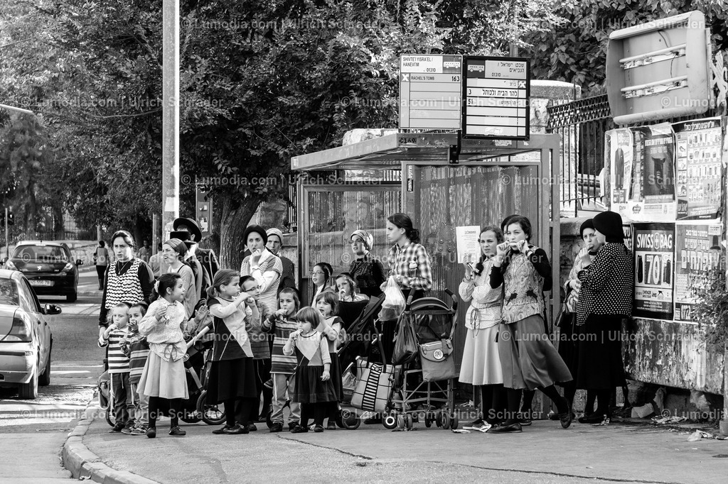 201608_Israel-119 | Jerusalem. Busstation zur Klagemauer an einem ganz gewöhnlichen Tag. - Realisiert mit Pictrs.com