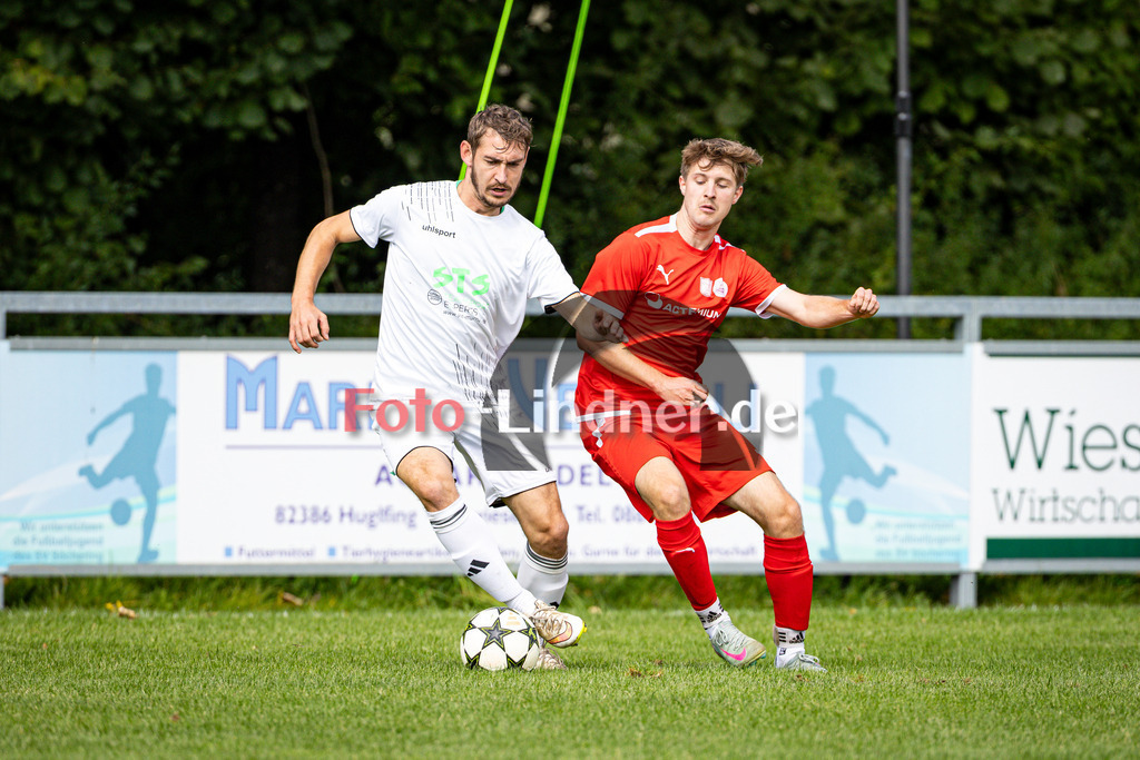 SG SV Eberfing/SV Söchering gegen SG 1 TSV Schäftlarn/SC Baierbrunn | Fußball Herren A-Klasse Gruppe 5 Zugspitze 2024/25 7. Spielttag, SG SV Eberfing/SV Söchering gegen SG 1 TSV Schäftlarn/SC Baierbrunn, 20250914,Zweikampf,2025-09-14 in Obersöchering (Sportplatz Obersöchering), Josef LUIDL (SG SV Eberfing/SV Söchering 6), Nico GORSKI (SG TSV Schäftlarn/SC Baierbrunn 7)Copyright: WolfgangxLindner www.foto-lindner.de