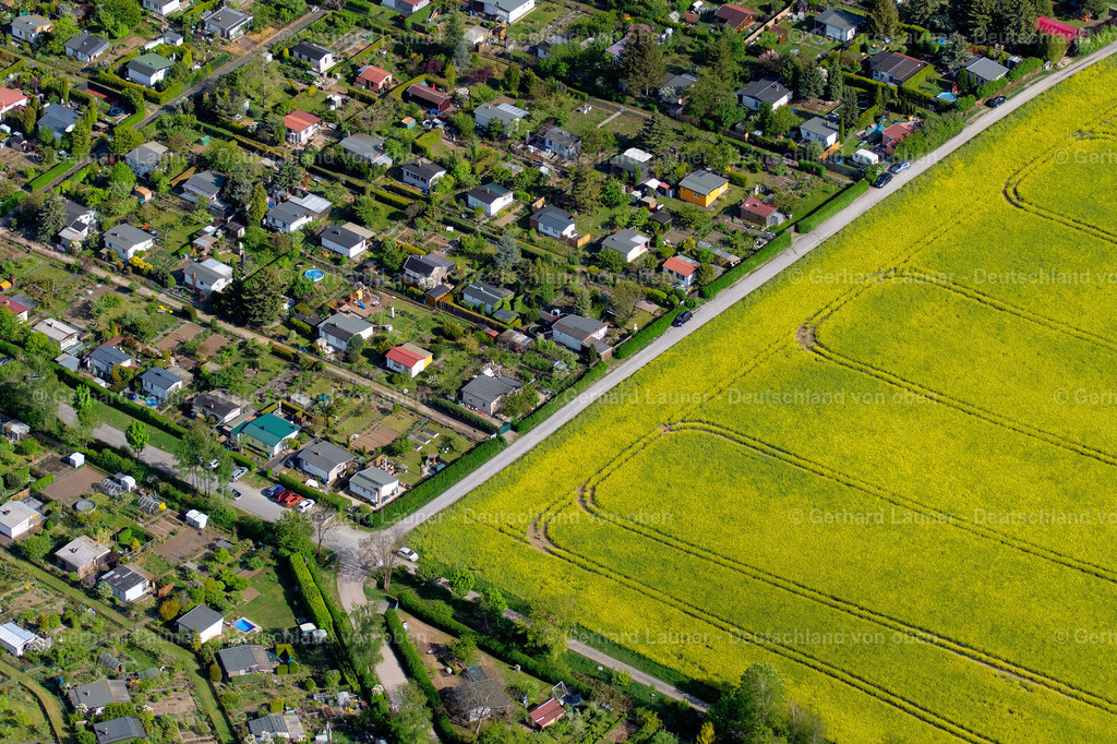 4025623 | MARBACH 06.05.2020 Wohngebiet - Mischbebauung der Mehr- und Einfamilienhaussiedlung  in Marbach im Bundesland Thüringen, Deutschland // Residential area - mixed development of a multi-family housing estate and single-family housing estate  in Marbach in the state Thuringia, Germany Foto: Gerhard Launer