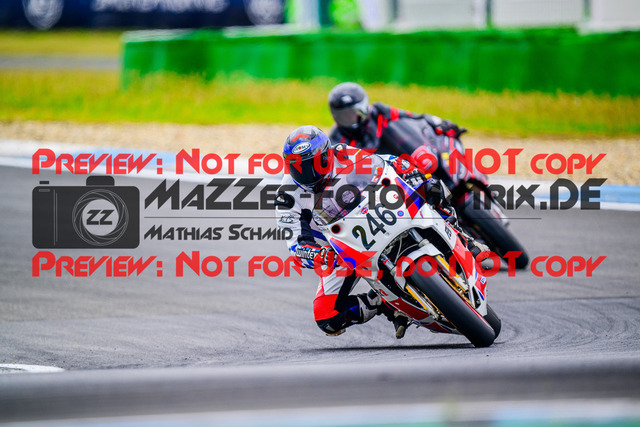 MaZZes_FotoMatrix_240614_6007705_7542 | GELB