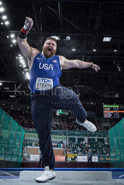 World Athletics Indoor Championships Kujawy Pomorze 26, 22.03.2026 | TORUN, POLAND - MARCH 22:  Roger STEEN (USA) competes in the men's shot put during the World Athletics Indoor Championships Kujawy Pomorze 26 on day 3 / session 1 at Kujawsko-Pomorska Arena Torun on March 22, 2026 in Torun, Poland. 