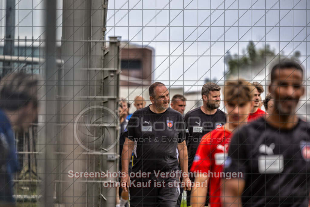 20250706_152900_0532-Bearbeitet | #,TSG Salach (blau) vs. 1.FC Heidenheim (rot), Fußball, Freundschaftsspiel - WfV, Saison 2025/2026, Rasensportplatz, Staufenecker Str. 41, 73084 Salach, 06.07.2025 - 15:30 Uhr,Foto: PhotoPeet-Sportfotografie/Peter Harich