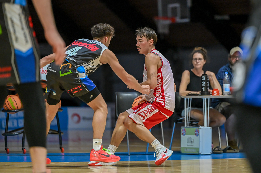 rsk_078 | Fotos von Basketballspielen aus dem Raum NRW fotografiert von Gero Mueller-Laschet und Daniel Schaefer - Realisiert mit Pictrs.com