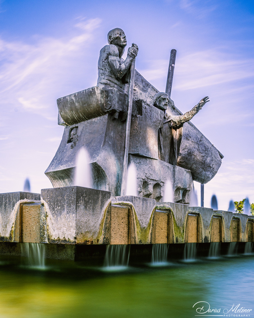 Die Frauenlob Barke am Mainzer Rheinufer | Die Frauenlob Barke am Mainzer Rheinufer von Richard Hess