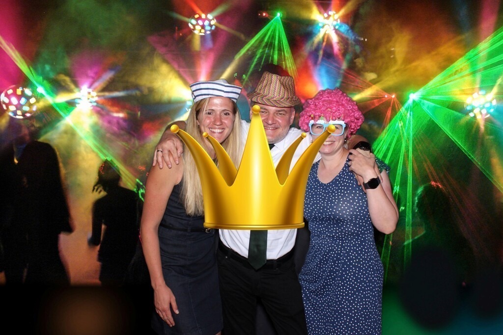 top-top.de-250628-074 | Foto, Video, Fotografie, Videografie, Fotobox, DJ, Discjockey, Musik, Musikbox, Veranstaltung, Photobooth, Amazon, Ebay, Buchtipp, Bestseller, Autor, Verlag, Buch, Wesel, Hamminkeln, NRW, Dinslaken, Rees, Drohne, Hochzeit, Party, Fotobox, Wesel, Fotograf