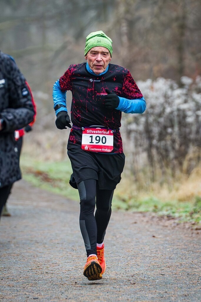 L1110819-Verbessert-RR | silvesterlauf2024 - Realisiert mit Pictrs.com