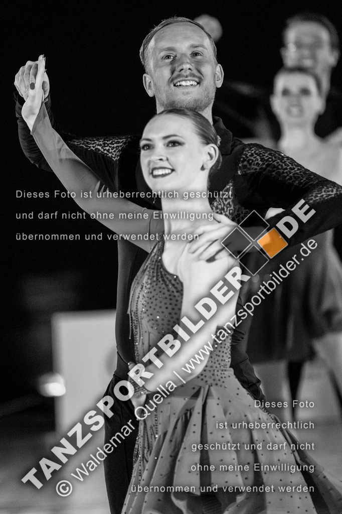 20250503-00236 | Hier finden Sie Tanz Bilder vom Latein und Standard Formationen tanzen. Sportbilder vom Tanzsport. Schöne Fotos und von Weltmeisterschaft, Europameisterschaft, Bundesliga, Regionalliga, Oberliga und Landesliga sowie von GOC Stuttgart, DanceComp, WM Bremen
