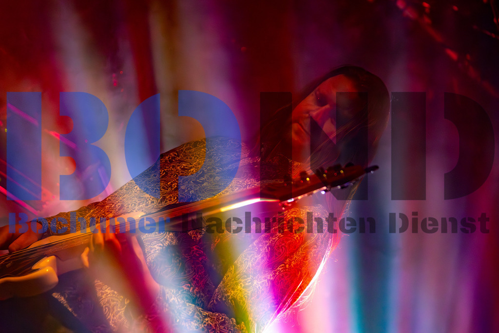 SES_NURPUR20250102-35 | bond - Realisiert mit Pictrs.com