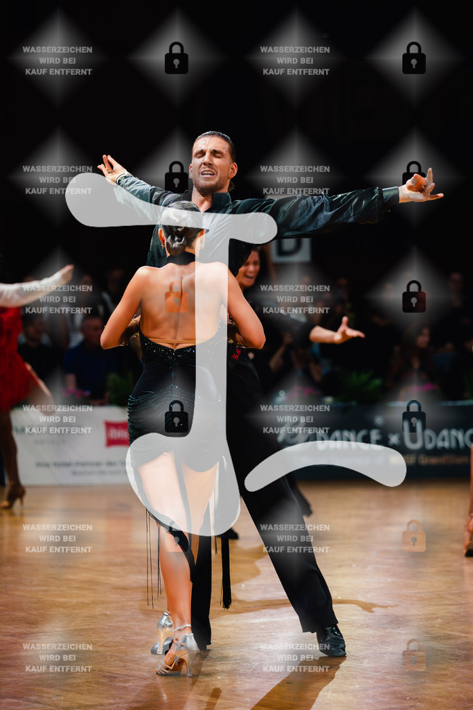 GOC 2025 - WDSF GrandSlam Latin 26th (3) Justin Lauer _ Rita Schumichin (Germany)-2025-08-23-3673 | Webshop for digital downloads and prints of dance sport, event & show photographer Julian Link - Realisiert mit Pictrs.com