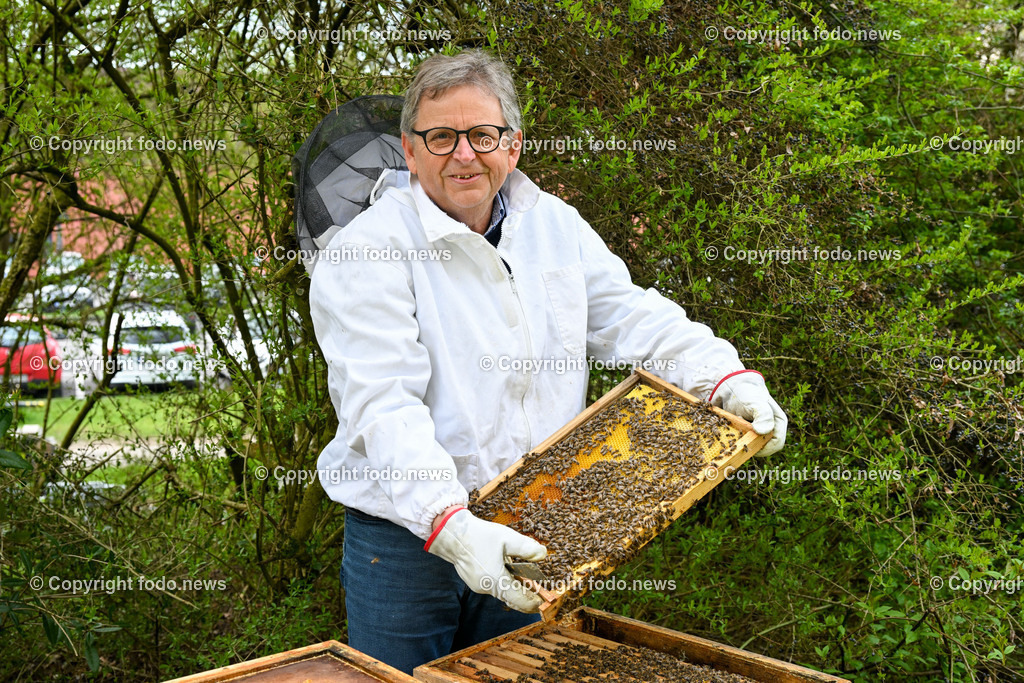 Heinz Wahlmüller (Imker)_ 07.04.2023-2 | 07.04.2023, Linz, AUT, Imker, Bienen, Bienenstock, Honig, im Bild Heinz Wahlmueller (Imker)