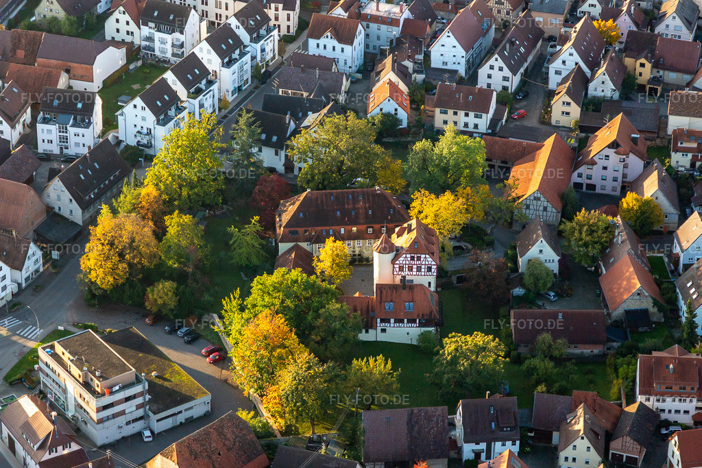 Luftbild: Schloß Münchingen im Ortsteil Münchingen in Korntal-Münchingen im Bundesland Baden-Württemberg in Deutschland. Foto: IMG_119125.jpg vom 14.10.2019 durch Werner Riehm/FLY-FOTO.de