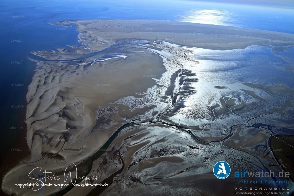 Halligen-Inseln-Weltnaturerbe-Wattenmeer-04-2023-airwatch-wagner-240A0378 | Besucher erreichen die Hallig nur über eine Wattwanderung von Pellworm, die etwa zwei Stunden dauert und eine Strecke von etwa 11 Kilometern umfasst.