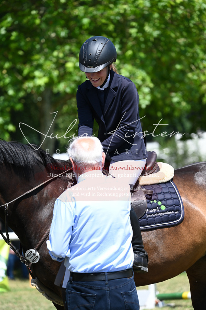 DSC_0874 | Pferde- und Turnierfotografie in Westsachsen. Pferdeportraits, Auftragszeichnungen und intuitive Kunst.
