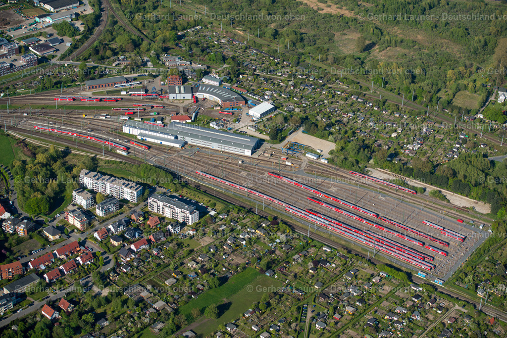 3801360 | ROSTOCK 08.09.2021 Gefülltes Stadtbahn S-Bahn- Depot und Abstellgleise der Deutschen Bahn in Rostock im Bundesland Mecklenburg-Vorpommern, Deutschland. Weiterführende Informationen bei: DB Netz AG,  DB Regio AG,  Deutsche Bahn AG. // S-Bahn railway station and sidings of Deutschen Bahn in Rostock in the state Mecklenburg - Western Pomerania, Germany. Further information at: DB Netz AG,  DB Regio AG,  Deutsche Bahn AG. Foto: Gerhard Launer