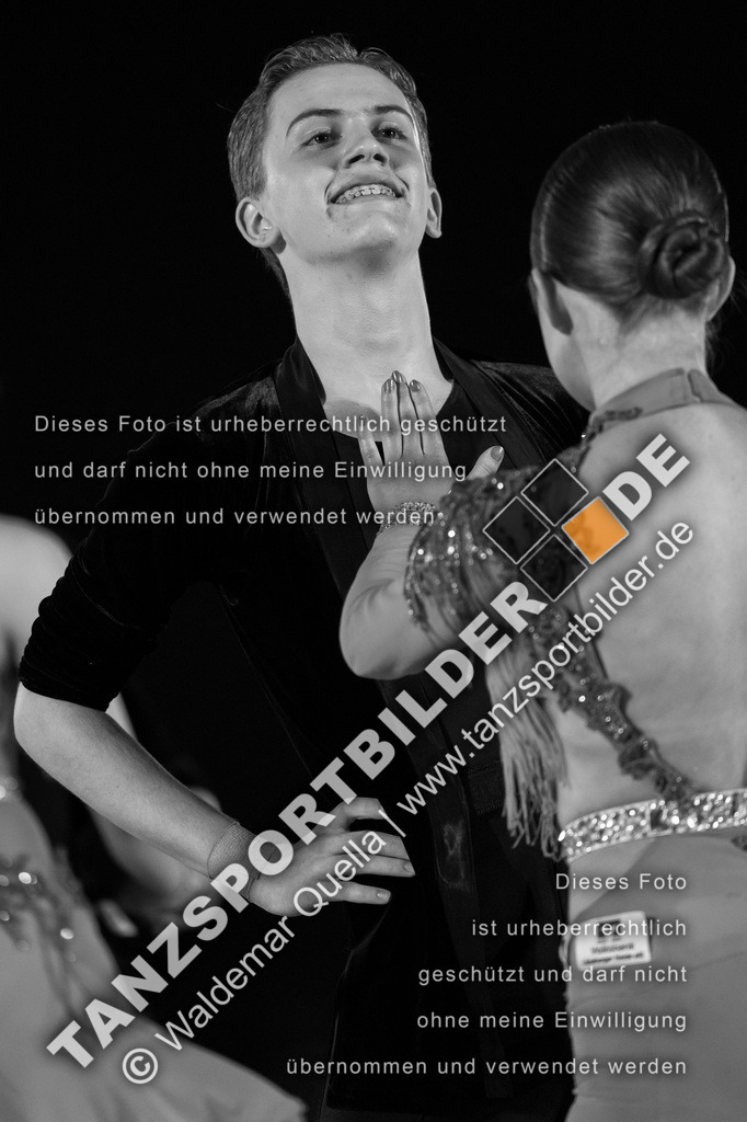 20250504-10322 | Hier finden Sie Tanz Bilder vom Latein und Standard Formationen tanzen. Sportbilder vom Tanzsport. Schöne Fotos und von Weltmeisterschaft, Europameisterschaft, Bundesliga, Regionalliga, Oberliga und Landesliga sowie von GOC Stuttgart, DanceComp, WM Bremen