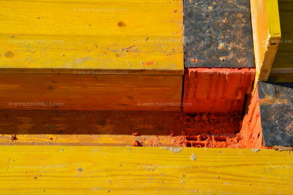 bib-lg04-betonarbeiten-0257 | Nach LV-Leistungsgruppen sortierte Detailfotos über den Bau eines Hauses. Alle Hausbau-Bilder direkt vom Urheber und Autor der Website Haus-Selber-Bauen.com