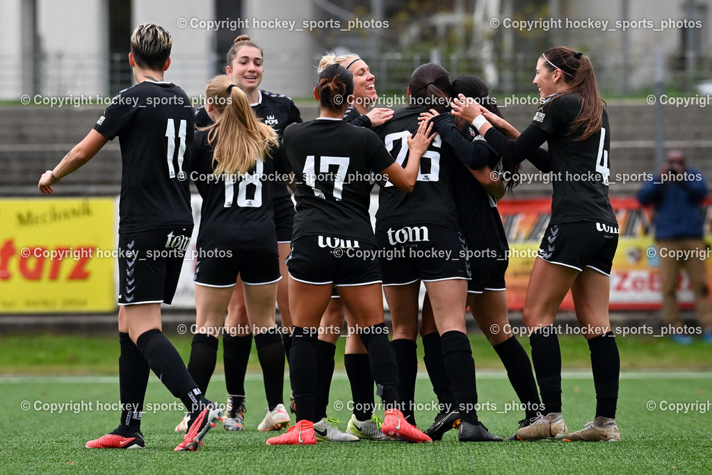 Liwodruck Carinthians Hornets vs. FC Pingau Saalfelden Frauen 29.10.2023  | Jubel FC Pinzgau Saalfelden Mannschaft, #11 Carola Schwaiger, #26 Natalie Lynn Stephens, #30 Jenna Joan Laguana Merrill