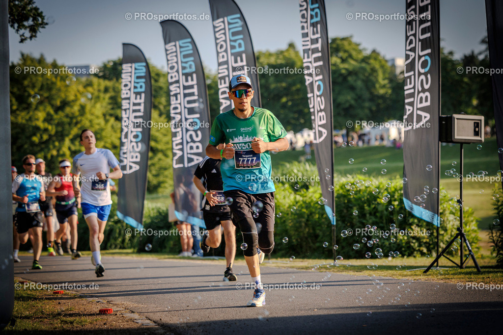 Sparda-Bank Nachtlauf Bonn; Bonn, 18.06.2025 | Impressionen vom Sparda-Bank Nachtlauf Bonn am 18.06.2025 in Bonn (Nordrhein-Westfalen). 