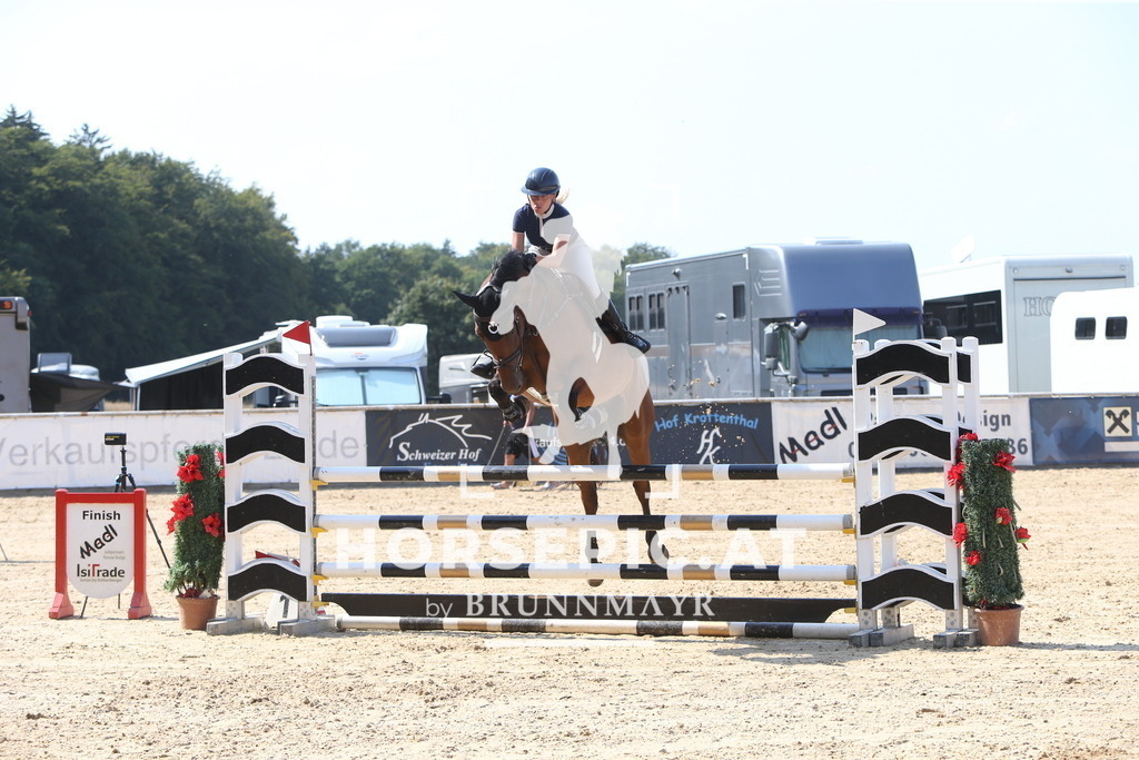 DL2Q1678 | Willkommen bei Brunnmayr - Design & Fotografie – Ihrem Spezialisten für Reitturniere und Pferdeveranstaltungen in Oberösterreich, Salzburg und Bayern! Seit über 17 Jahren sind wir leidenschaftlich dabei.