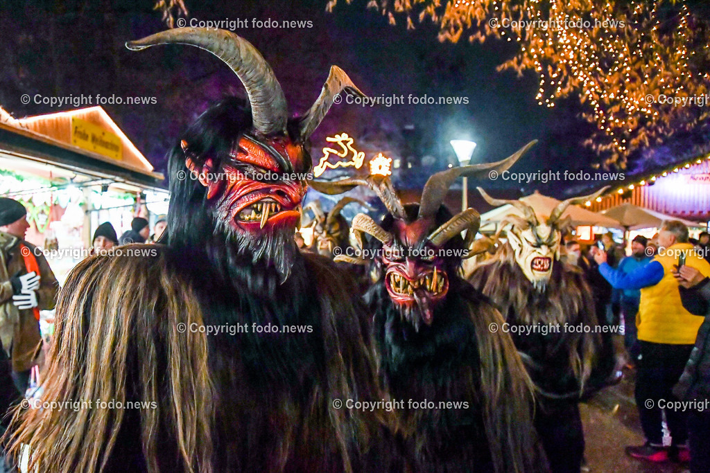 Perchten_ Christkindlmarkt Linz Volksgarten_ 14.12.2022-36 | 14.12.2022, Linz, AUT, Christkindlmarkt Volksgarten Linz, im Bild Perchtenlauf der Linzer Perchten 2022