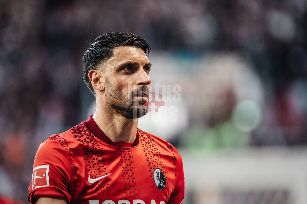 Fußball | Männer | Saison 2025/2026  | Fußball-Bundesliga | 27. Spieltag | FC St. Pauli vs. SC Freiburg | 22.04.2026 | Vincenzo Grifo (#32, SC Freiburg)