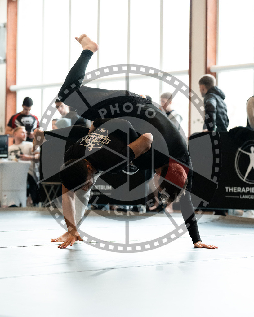 20251129PBB6608 | Fighters compete during the luta livre competition ILLCS XI winter edition on November 29, 2025 in Hannover, Germany.