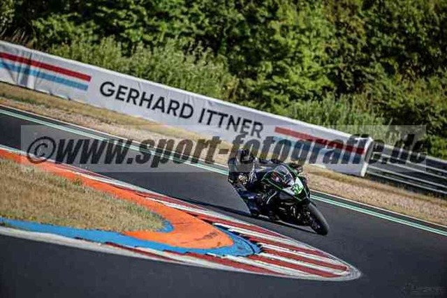 pubi2274 | Professionelle Fotos von Sportveranstaltungen, aber auch Hochzeiten und anderen Events. - Realisiert mit Pictrs.com