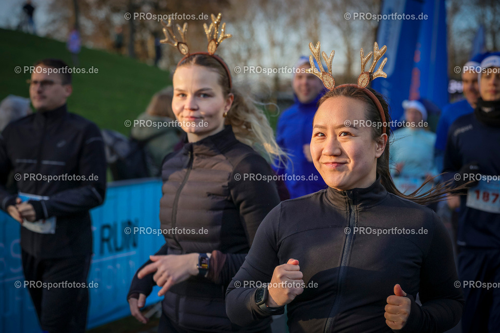 6. Bonner Nikolauslauf; Bonn, 14.12.2025 | Impressionen vom 6. Bonner Nikolauslauf am 14.12.2025 in Bonn (Nordrhein-Westfalen). 