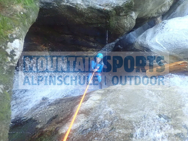 P9220104 | Bestelle die Bilder deines Berg- oder Wasser-Abenteuers mit Mountain Sports bequem von zu Hause aus direkt über unseren Online Fotoshop von pictrs.com. - Realisiert mit Pictrs.com