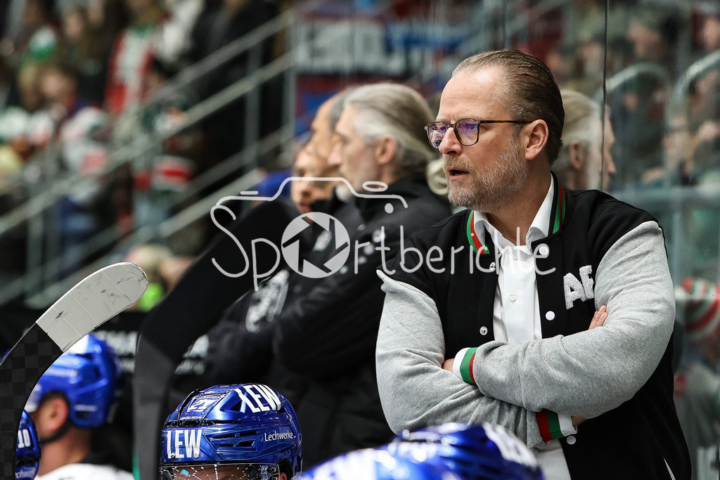 Augsburger Panther - Nürnberg ICE Tigers | Panhter Trainer Christof KREUTZER in Aktion / Freisteller / Einzelfoto / DEL Retro Spiel