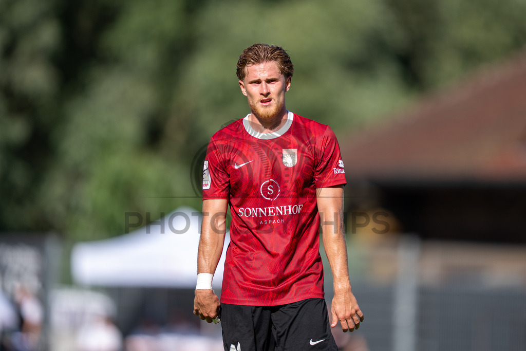 SG Sonnenhof Großaspach vs. Fortuna Köln, Fussball, 3. Liga, 1. Spieltag, 08.08.2026 | Tim Rossmann (SG Sonnenhof Großaspach, #11),SG Sonnenhof Großaspach vs. Fortuna Köln, Fussball, 3. Liga, 1. Spieltag, 08.08.2026,DFB regulations prohibit any use of photographs as image sequences and/or quasi-video