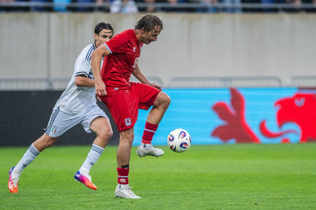 Luxembourg v Italy | International men's football friendly Luxembourg v Italy on 3 june 2026 at 8.45pm (CET) at Stade de Luxembourg - Luxembourg's Mathias Olesen controlling the ball - Realisiert mit Pictrs.com