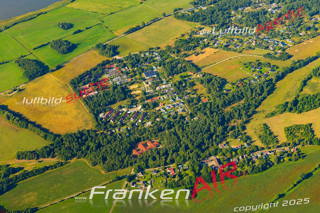Bild der Stadt Pruchten - Die Luftaufnahme wurde 2025 vom UL-Flugzeug heraus erstellt ( keine Drohne ) - Hochauflösende Luftaufnahme - für professionelle Ausdrucke geeignet. Die Geschenkidee !Hier alle&nbsp;Infos zur Lizenzierung der LuftaufnahmeWir fliegen auch dieses Jahr wieder in Ihre Region um Luftbilder zu erstellen.- Luftbild anfragen