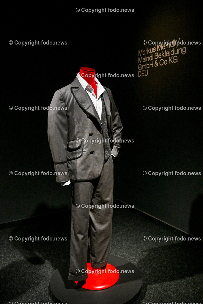 Schloss Linz_ Praesentation Oberoesterreicher Anzug_ 03.10.2023_-8 | 03.10.2023, Schlossmuseum Linz, AUT,  Praesentation Oberoesterreicher Anzug, im Bild Markus Meindl - Meindl Bekleidung