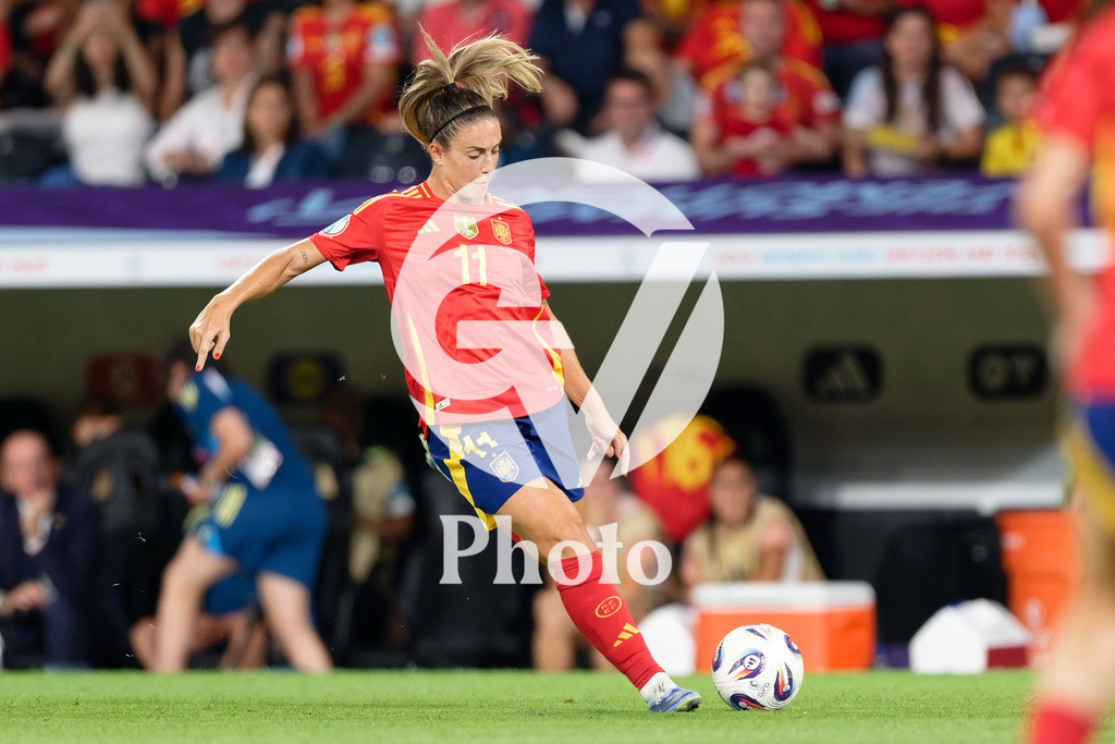 Spain v Switzerland - UEFA Women's EURO 2025 Quarter-Final | BERN, SWITZERLAND - JULY 18: Alexia Putellas of Spain shoots  during the UEFA Women's EURO 2025 Quarter-Final match between Spain v Switzerland at Stadion Wankdorf on July 18, 2025 in Bern, Switzerland. (Photo by Giuseppe Velletri/Sports Press Photo/Getty Images)