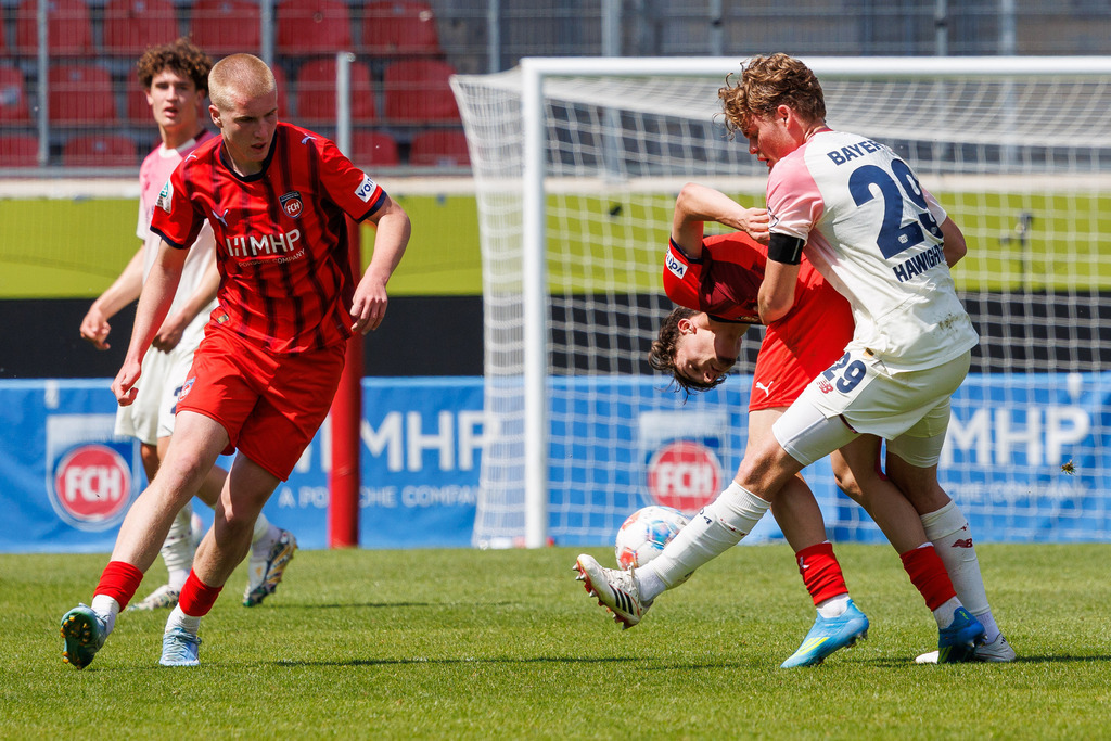 20260503-U19_FCH-LEV_129 | 1.FC Heidenheim 1846 vs. Bayer 04 Leverkusen, Fußball, U19, A-Junioren, NWL, U19-DFB-Nachwuchsliga, 2025/2026, Achtelfinale, 03.05.2026 in Heidenheim, Voith Arena(Foto: Michael Bulling) - Realisiert mit Pictrs.com