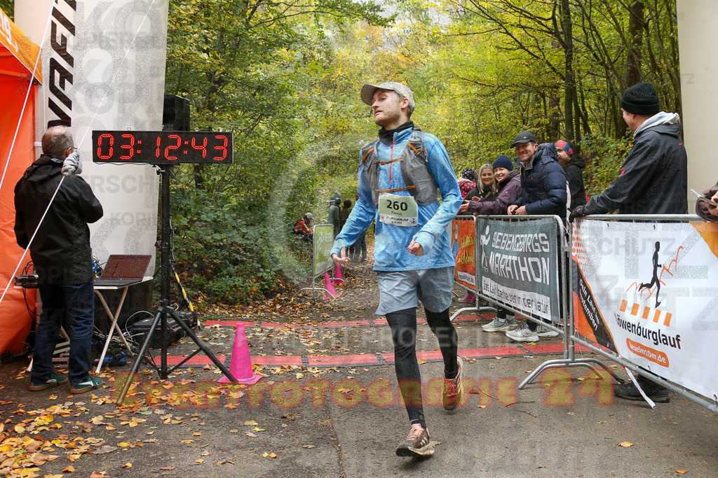 251026_1314_EX1_2953 | Sportfotografie im Rhein-Sieg Kreis, Köln, Bonn, NRW, Rheinland Pfalz, Hessen, etc. Unser Tätigkeitsfeld umfasst den Laufsport vom Volkslauf über den Marathon, Duathlon, Triathon bis zum Ultralauf wie Kölnpfad Ultra oder Schindertrail.