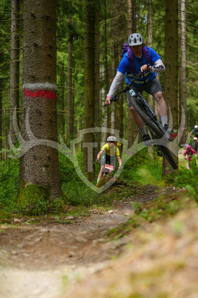 FC603745 | Fotogalerie der Treibjagd im Dunkelwald - Dein MTB Etappenrennen im Erzgebirge - Realisiert mit Pictrs.com