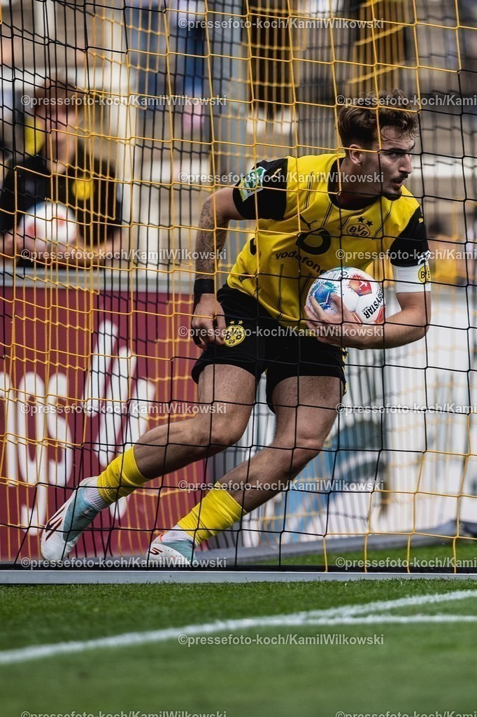 xkwi03082501020 | 03.08.2025, xkwix, Fußball, Regionalliga West, Borussia Dortmund U23 - Sportfreunde Siegen, Stadion Rote Erde: Torjubel nach dem Tor zum 1:1 durch Tony Reitz (Borussia Dortmund 2 #36) 