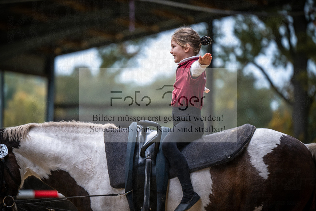 DOS_0147 | Entdecke hochwertige Reitturnierfotos von Foto Oger. Professionell, emotional und authentisch – jetzt Lieblingsmomente im Shop bestellen.Deutschlandweite Turnierfotografie. - Realisiert mit Pictrs.com