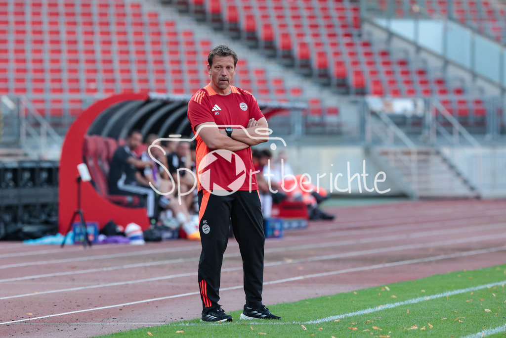 1. FC Nürnberg II - FC Bayern Amateure | Im Bild Holger SEITZ - Trainer FC Bayern Amateure / Freisteller / Einzelfoto
