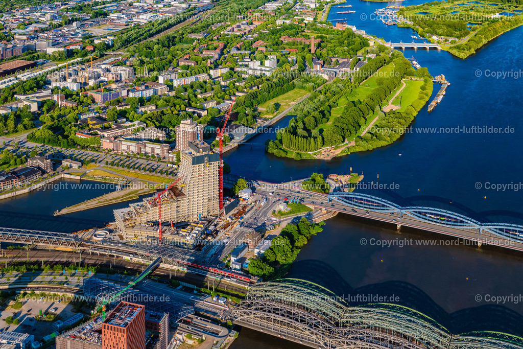Hamburg_Rothenburgsort_Entenwerder_ELS_8496160625 | HAMBURG 16.06.2025 Parkanlage " Elbpark " im Ortsteil Rothenburgsort in Hamburg, Deutschland. // Park of " Elbpark " in the district Rothenburgsort in Hamburg, Germany. Foto: Martin Elsen