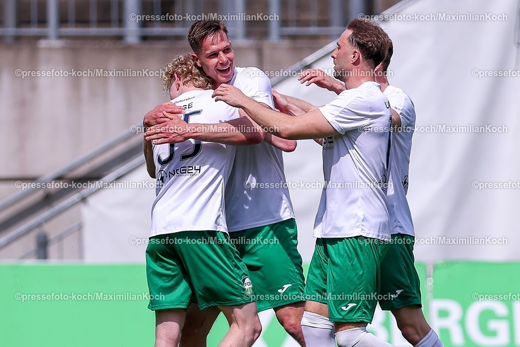 WSV02052601039 | 02.05.2026, Fußball, RL West, Wuppertaler SV - FC Gütersloh, Regionalliga Herren, 32. Spieltag, Stadion am Zoo in Wuppertal, Saison 2025 2026: Torjubel nach dem Tor zum 1:0 durch Torschütze Niklas Frese&nbsp;(FC Gütersloh #35)    DFB regulations prohibit any use of photographs as image sequences and or quasi-video.