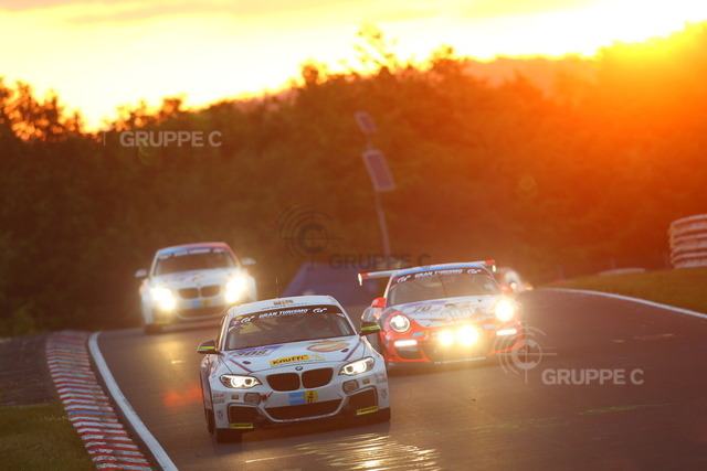 Motorsports / 24 Stunden Nürburgring 2015, Nürburgring-Nordschleife, GER | Thomas D. Hetzer, "Thyson", Matias Henkola, Henning Cramer - Realisiert mit Pictrs.com