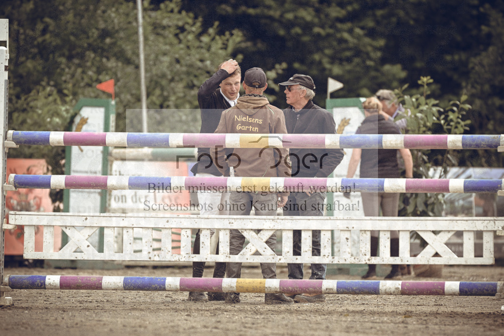 20240530-DOS_3558 | Entdecke hochwertige Reitturnierfotos von Foto Oger. Professionell, emotional und authentisch – jetzt Lieblingsmomente im Shop bestellen.Deutschlandweite Turnierfotografie. - Realisiert mit Pictrs.com