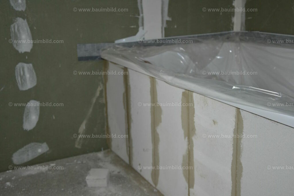 bib-lg21-fliesenlegerarbeiten-0033 | Nach LV-Leistungsgruppen sortierte Detailfotos über den Bau eines Hauses. Alle Hausbau-Bilder direkt vom Urheber und Autor der Website Haus-Selber-Bauen.com