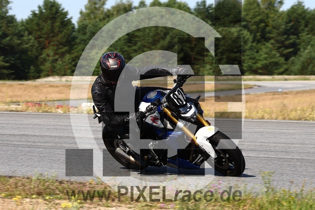 0082-20240715_04026 | Schöne Erinnerungen an spannende Momente - das festzuhalten ist unser Job. PIXELrace.de ist seit 2003 auf den Rennstrecken Europas unterwegs um die Action draußen beim Fahren und die wunderbare Stimmung imm Fahrerlager für euch einzufangen.