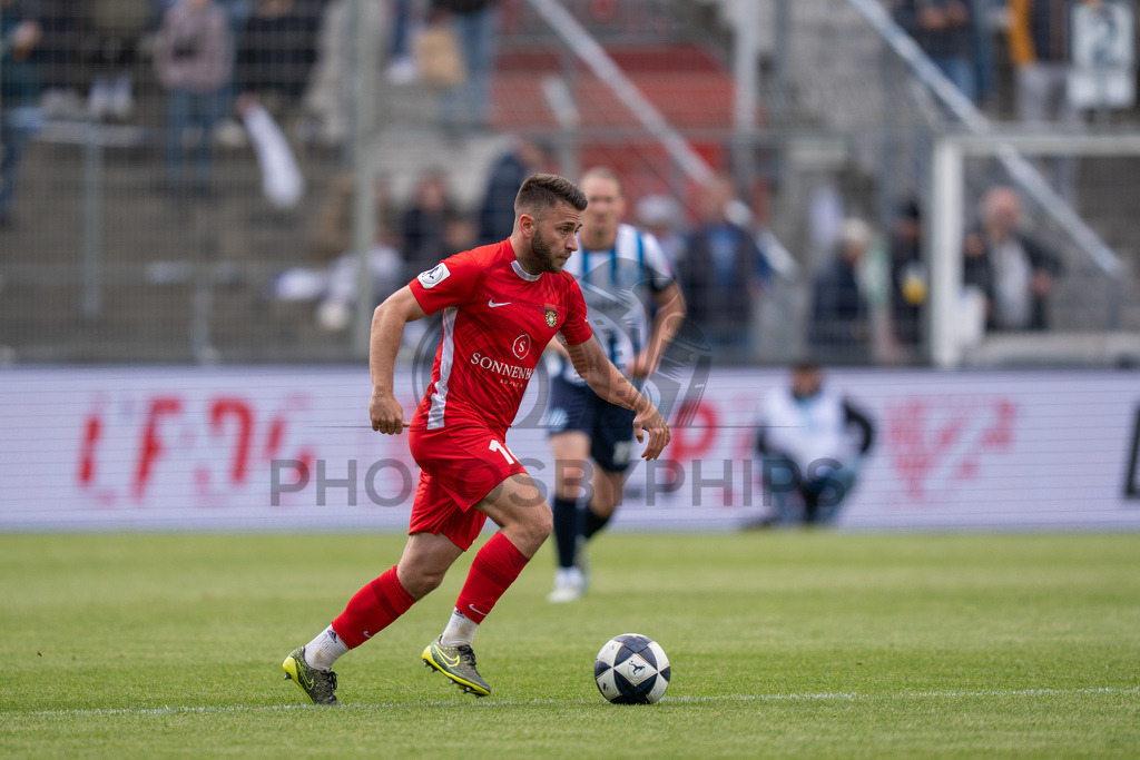 Stuttgarter Kickers vs. SG Sonnenhof Großaspach, Fussball, Regionalliga Suedwest, 34. Spieltag, 16.05.2026 | Marius Kunde (SG Sonnenhof Großaspach, #16),Stuttgarter Kickers vs. SG Sonnenhof Großaspach, Fussball, Regionalliga Suedwest, 34. Spieltag, 16.05.2026