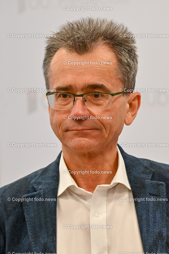 Pressekonferenz Aerztekammer für Ooe_ Neue Formen der Finanzierung im Gesundheitssystem_ 03.01.2023-6 | 03.01.2023, Presseclub Linz, AUT, Pressekonferenz Aerztekammer für Ooe, Neue Formen der Finanzierung im Gesundheitssystem, im Bild Peter Niedermoser (Praesident der Ooe-Aerztekammer)