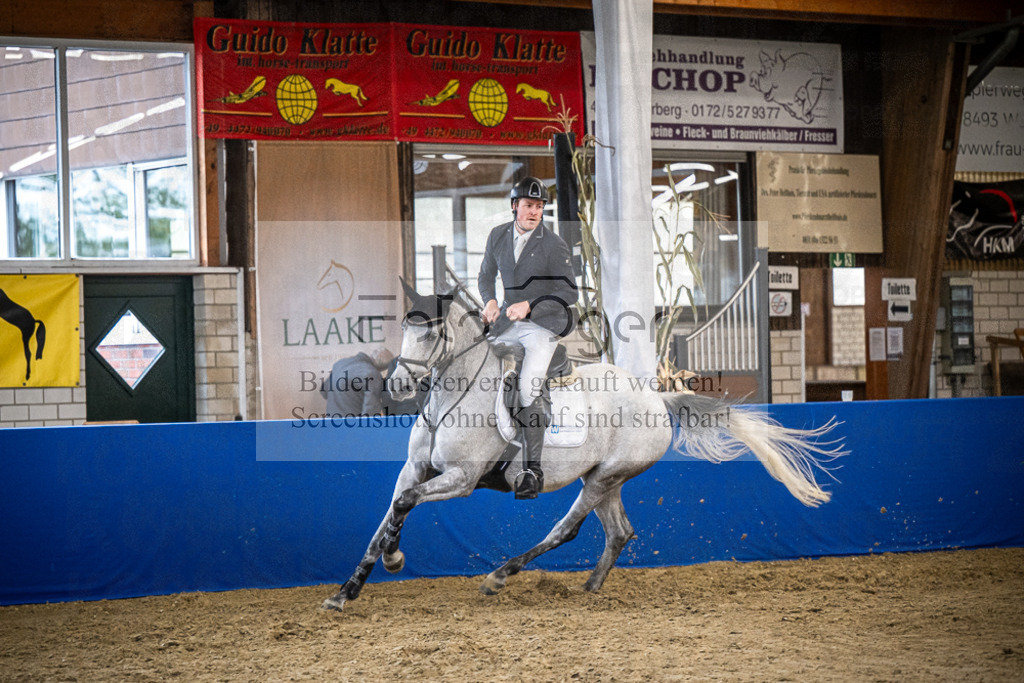 DOS_3832 | Entdecke hochwertige Reitturnierfotos von Foto Oger. Professionell, emotional und authentisch – jetzt Lieblingsmomente im Shop bestellen.Deutschlandweite Turnierfotografie. - Realisiert mit Pictrs.com